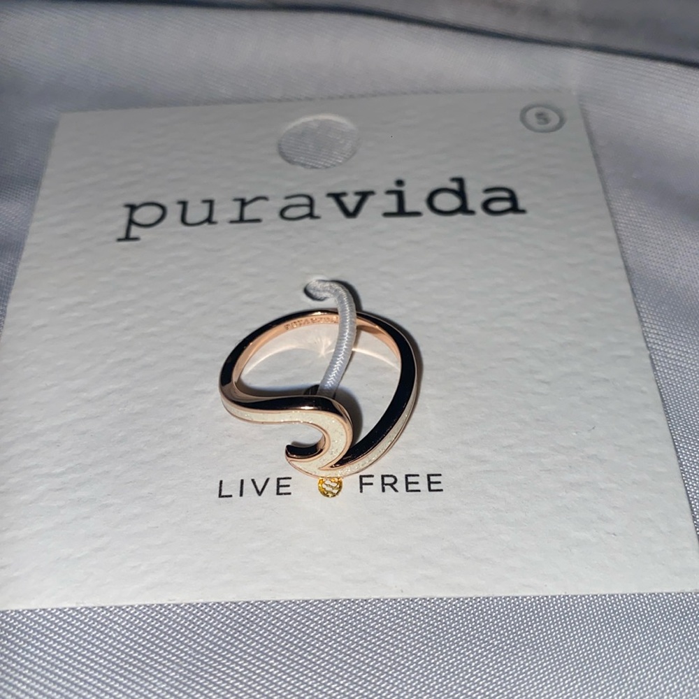 Pura Vida white enameled wave ring